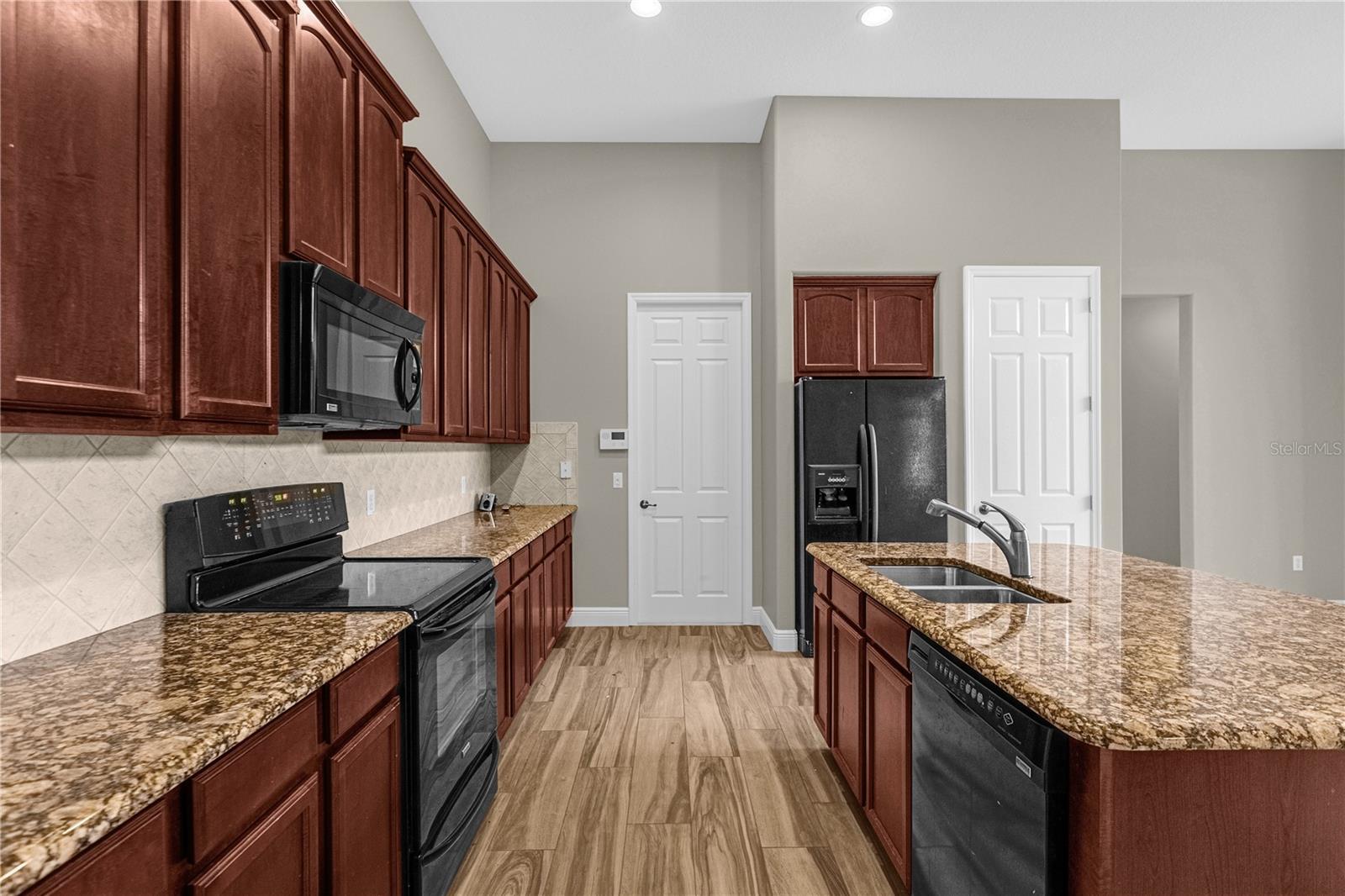 4014 Sunburst View Cir Property Photo 10