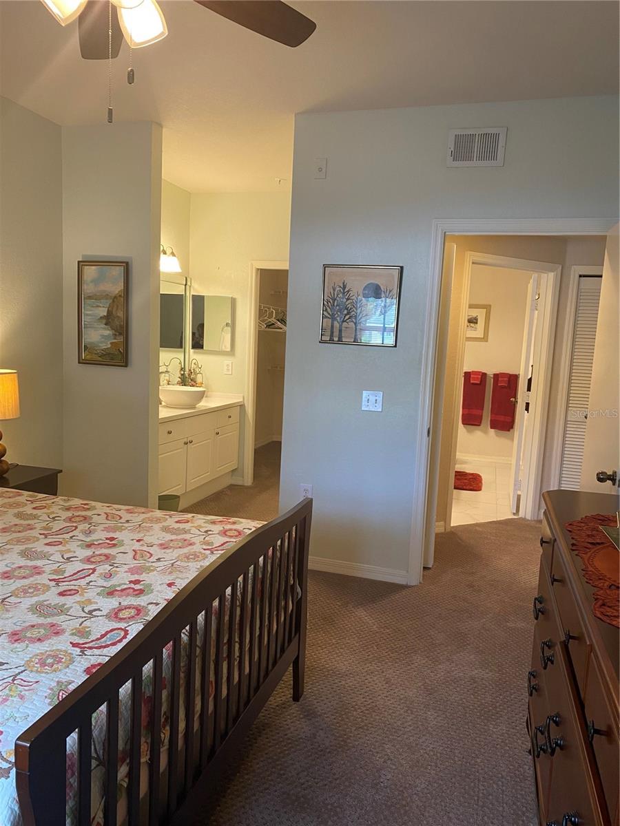 5174 Northridge Rd #211 Property Photo 12