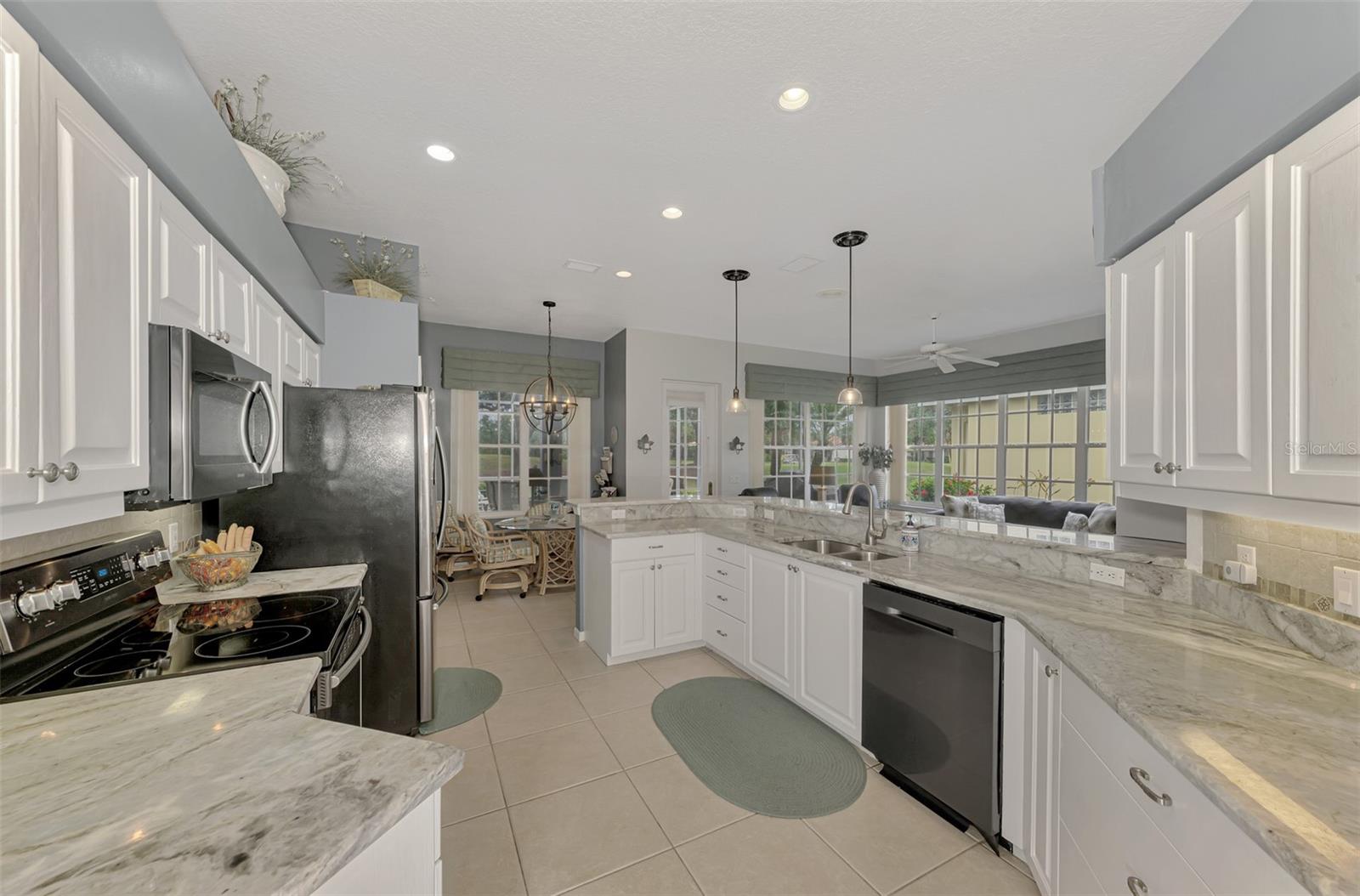 230 Vestavia Dr Property Photo 32