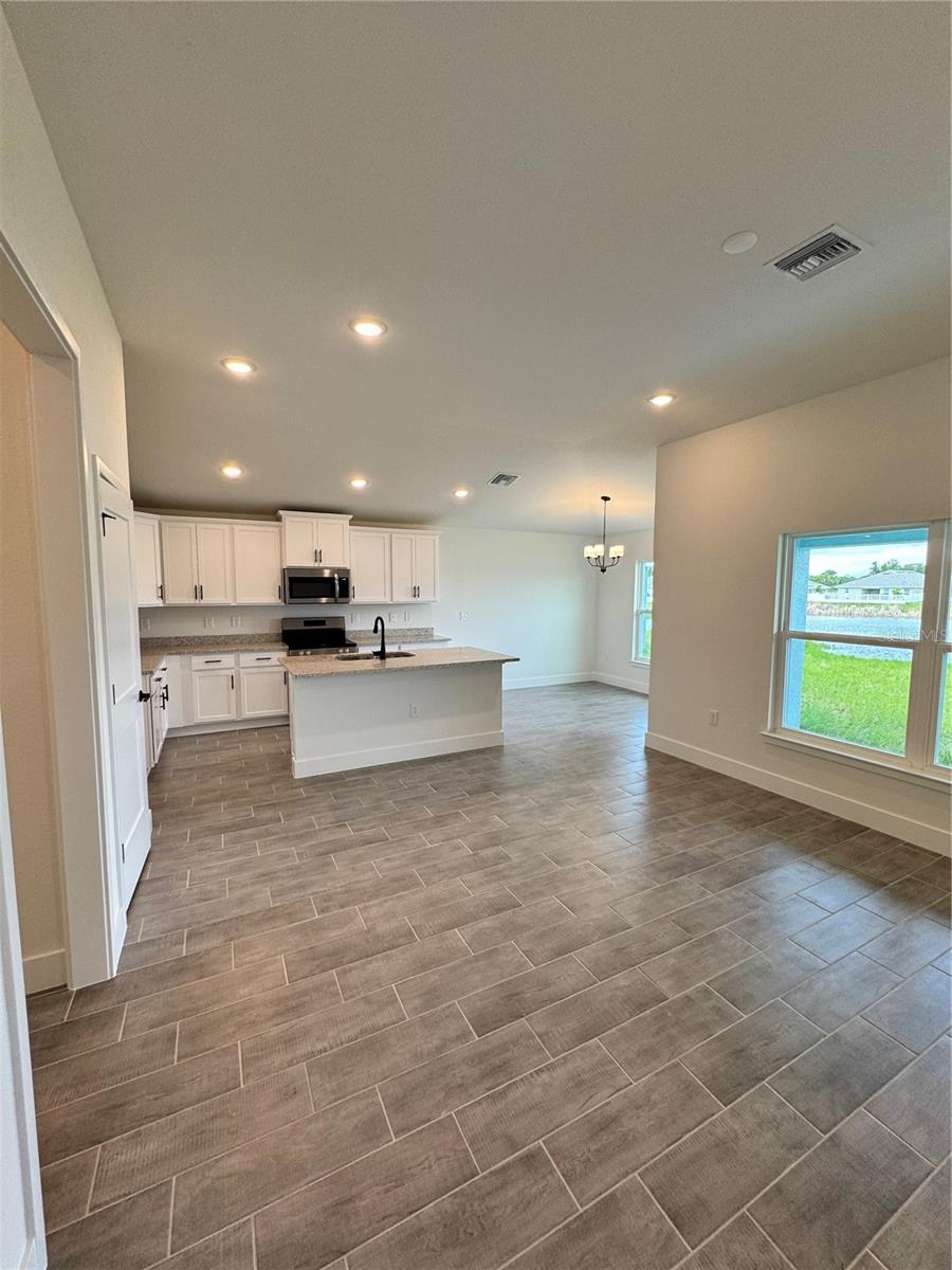 2667 Averland Loop Property Photo 7
