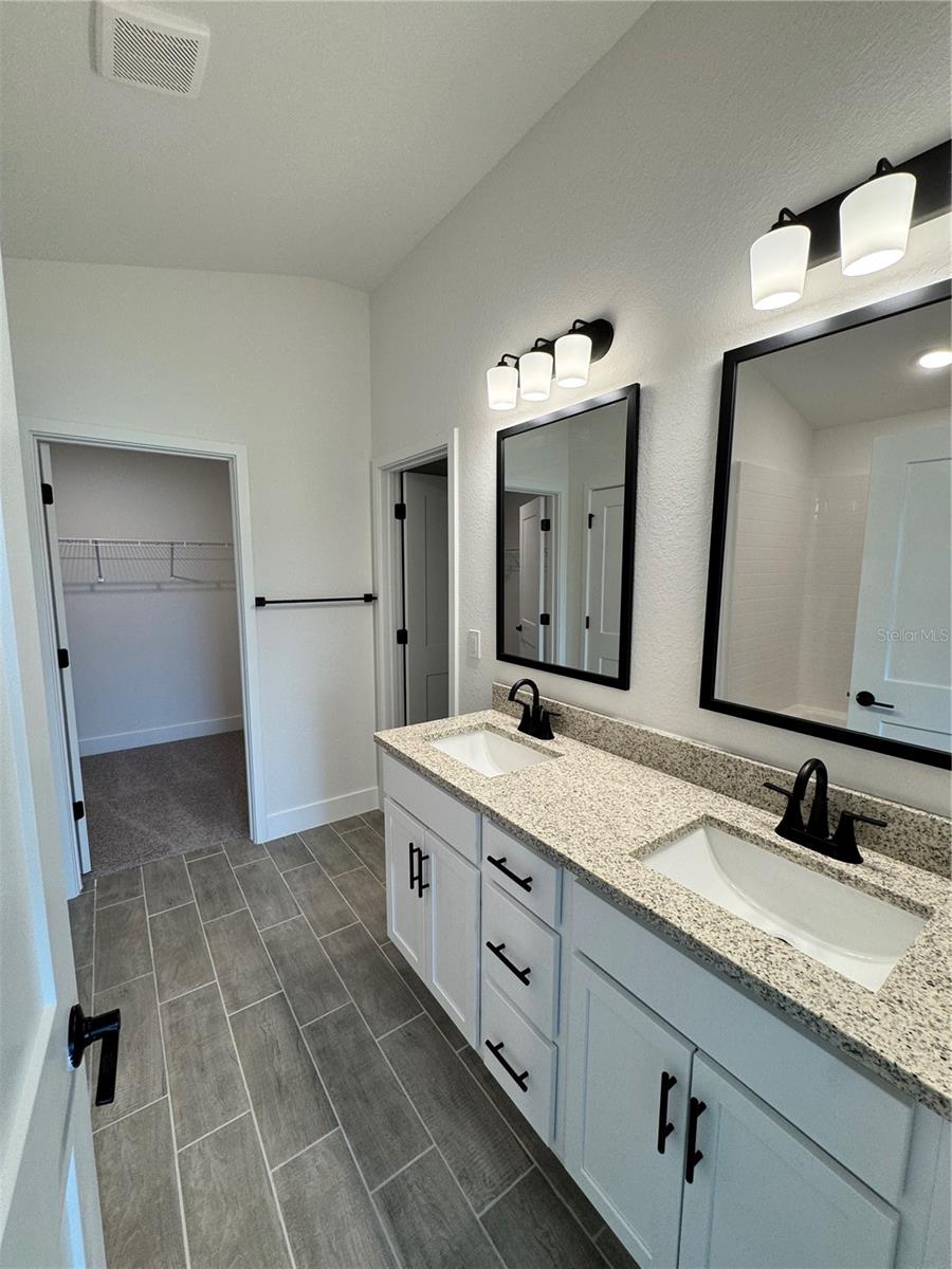 2667 Averland Loop Property Photo 9