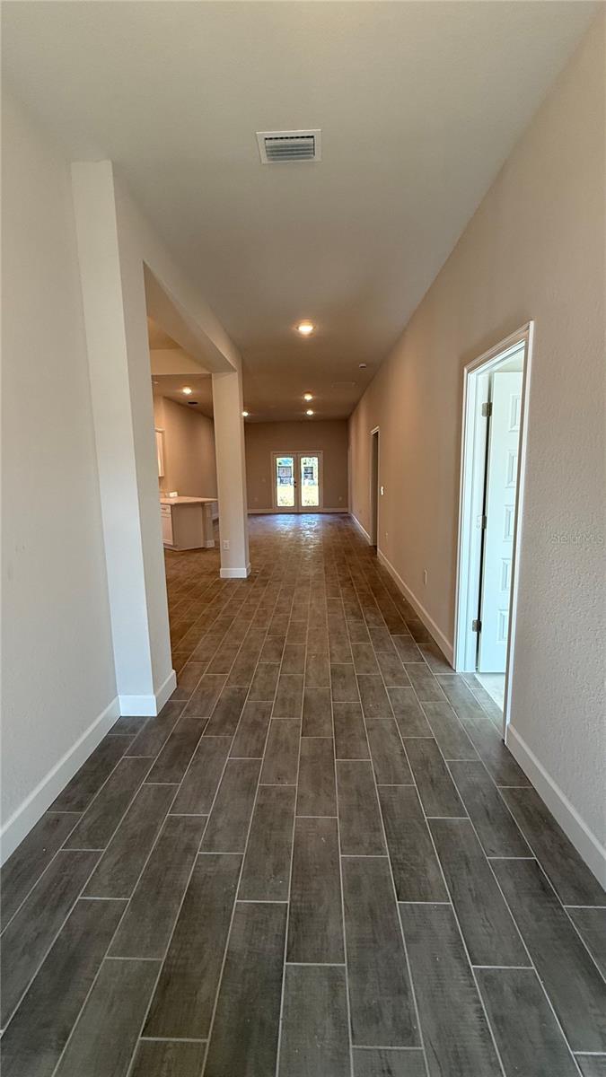 2640 Averland Loop Property Photo 4