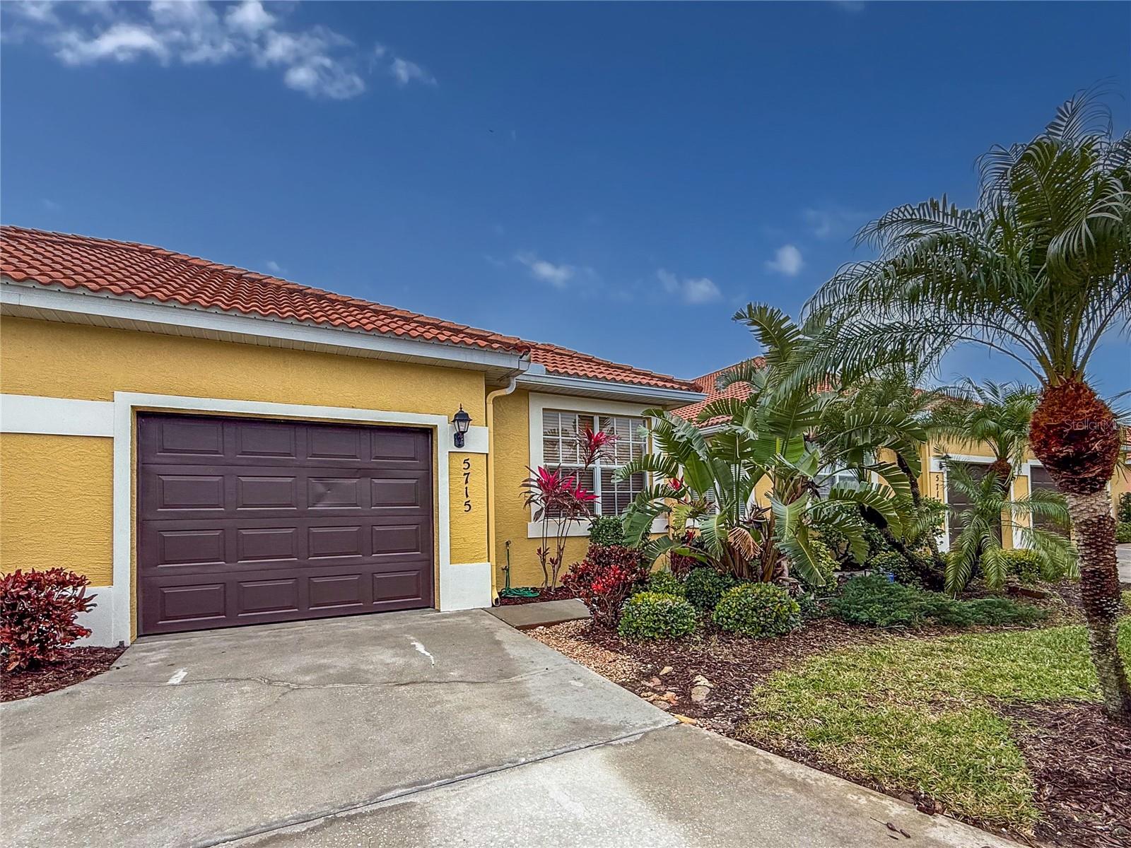 5715 Spanish Point Ct Property Photo 3