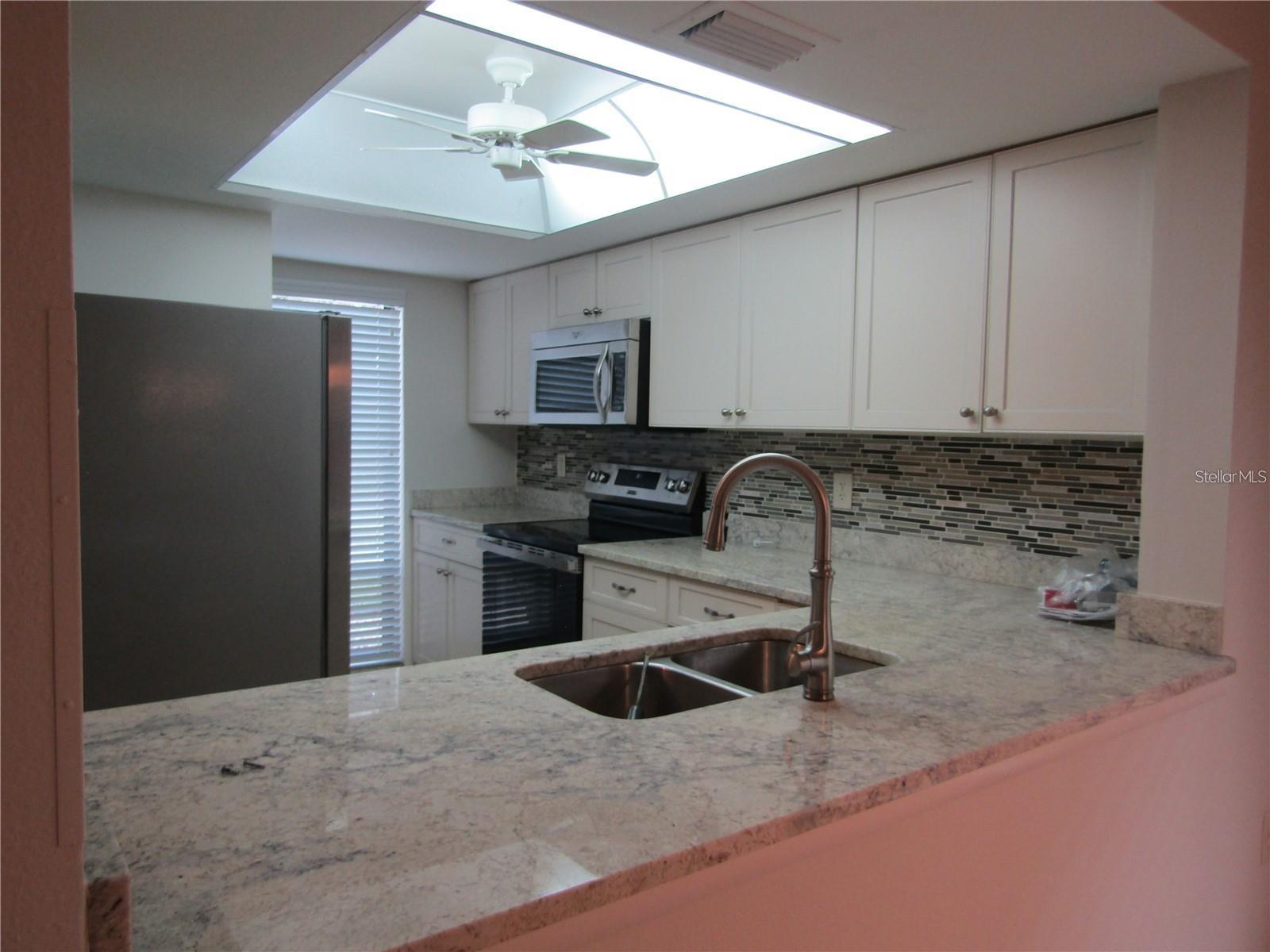 3021 Taywood Mdws #11 Property Photo 4