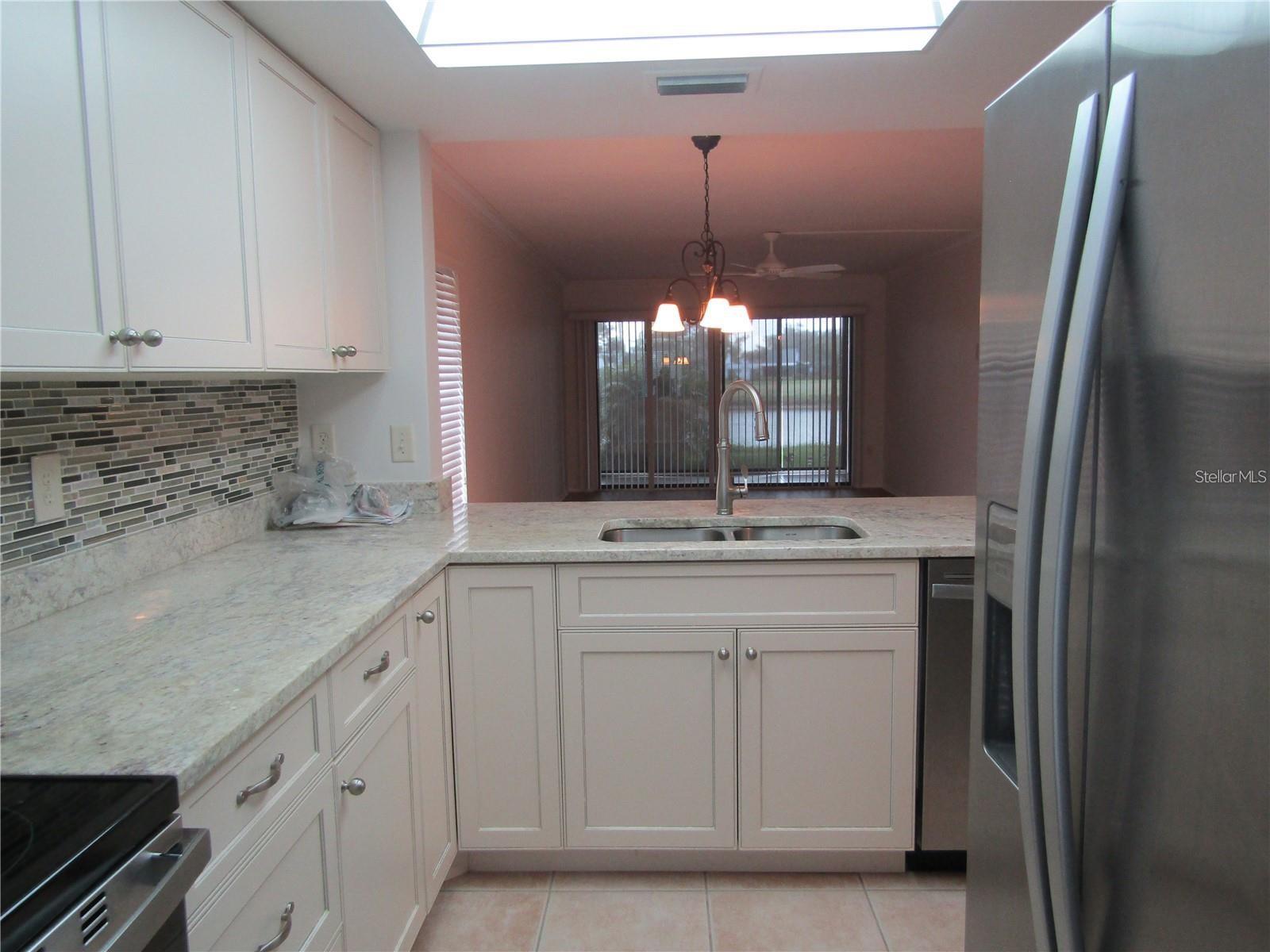 3021 Taywood Mdws #11 Property Photo 6