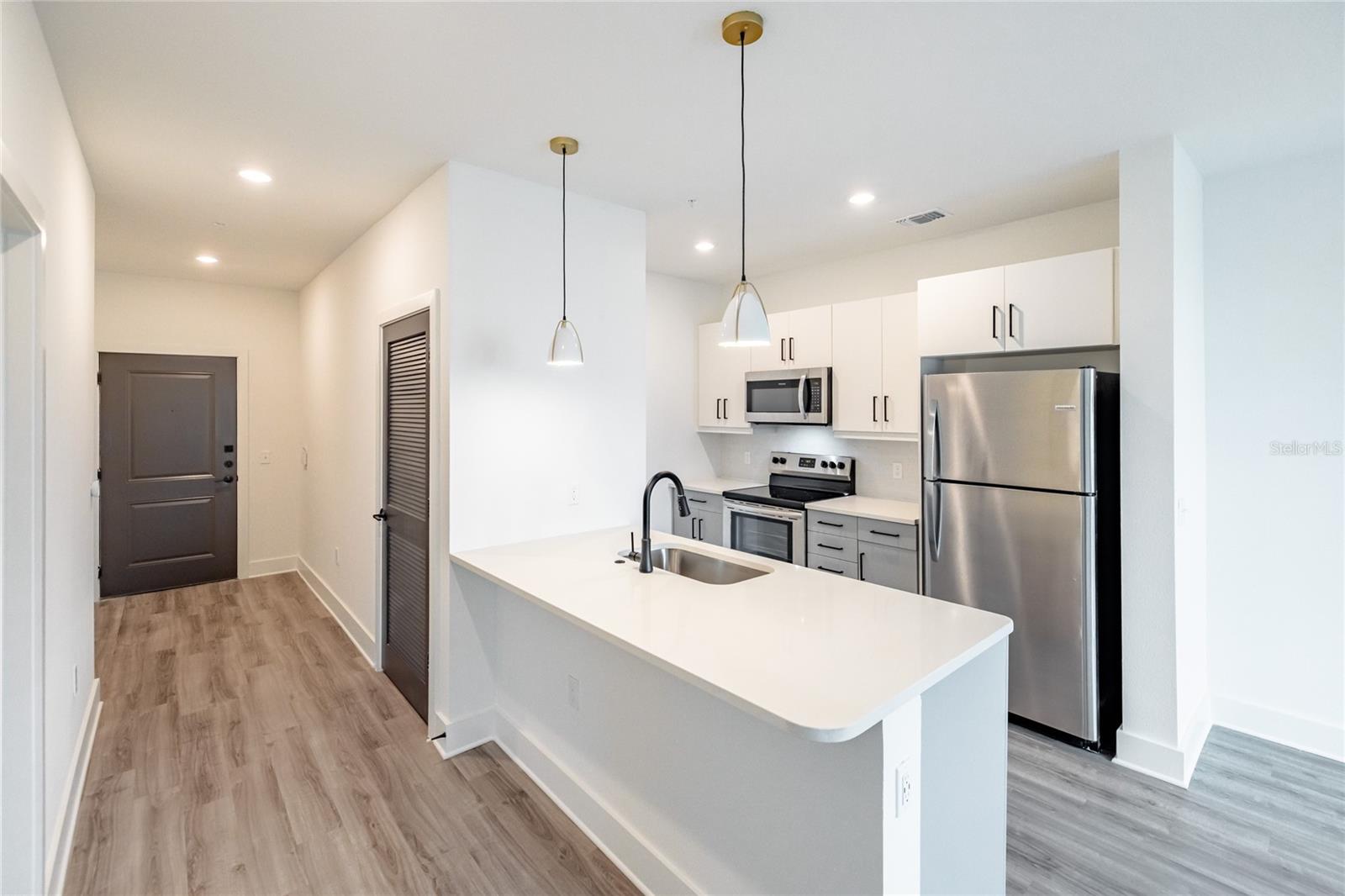 1420 Lakefront Dr #st-3303 Property Photo 3