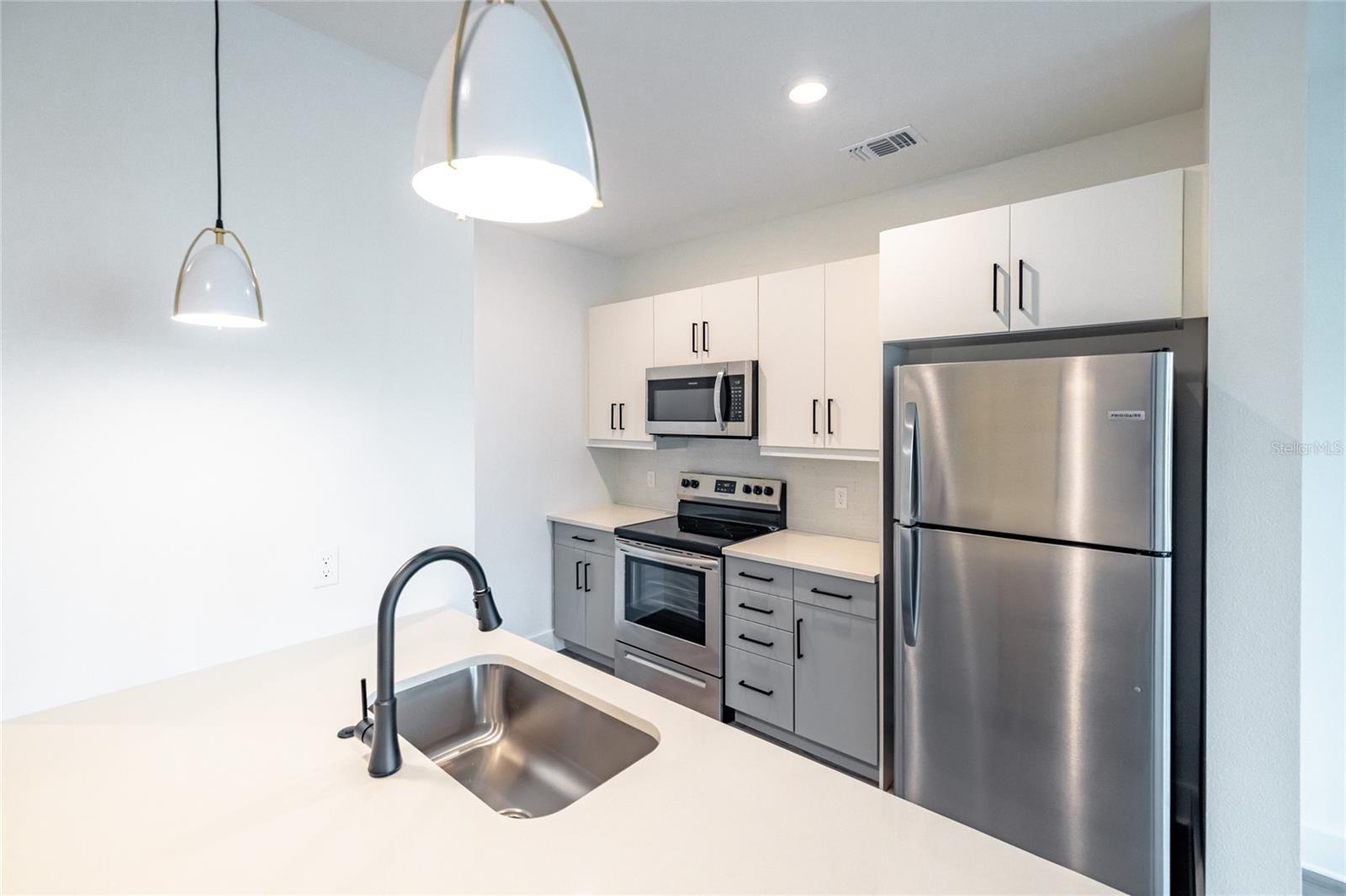 1420 Lakefront Dr #st-3303 Property Photo 4