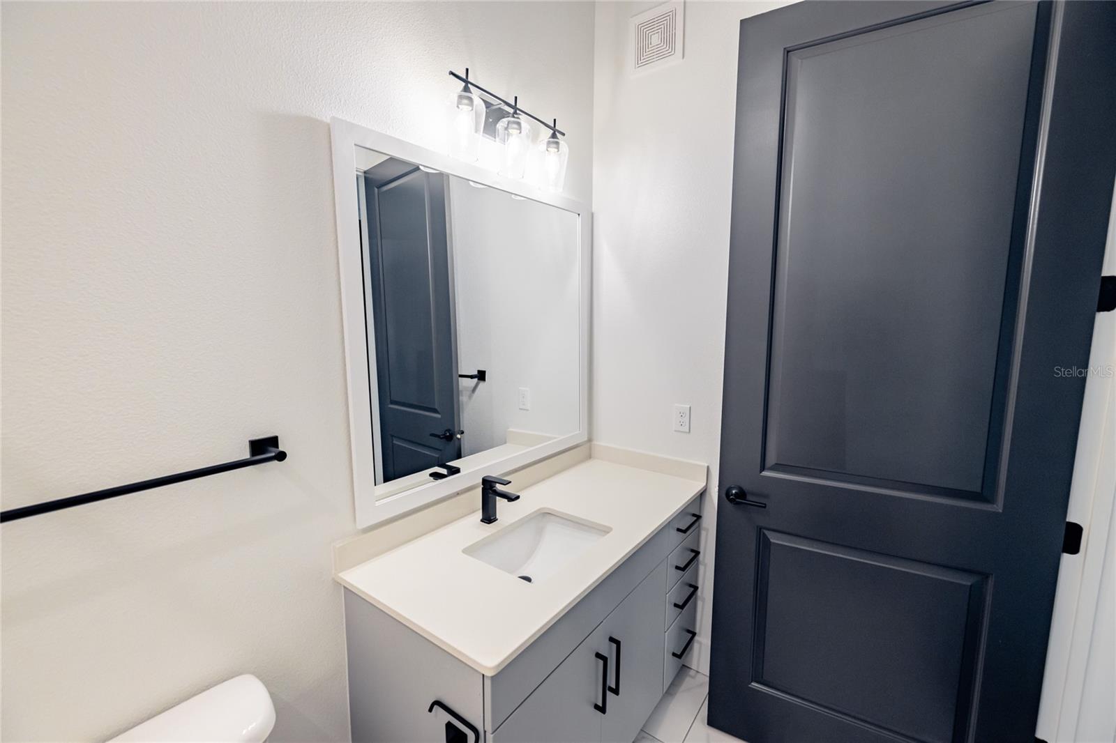1420 Lakefront Dr #3105 Property Photo 17