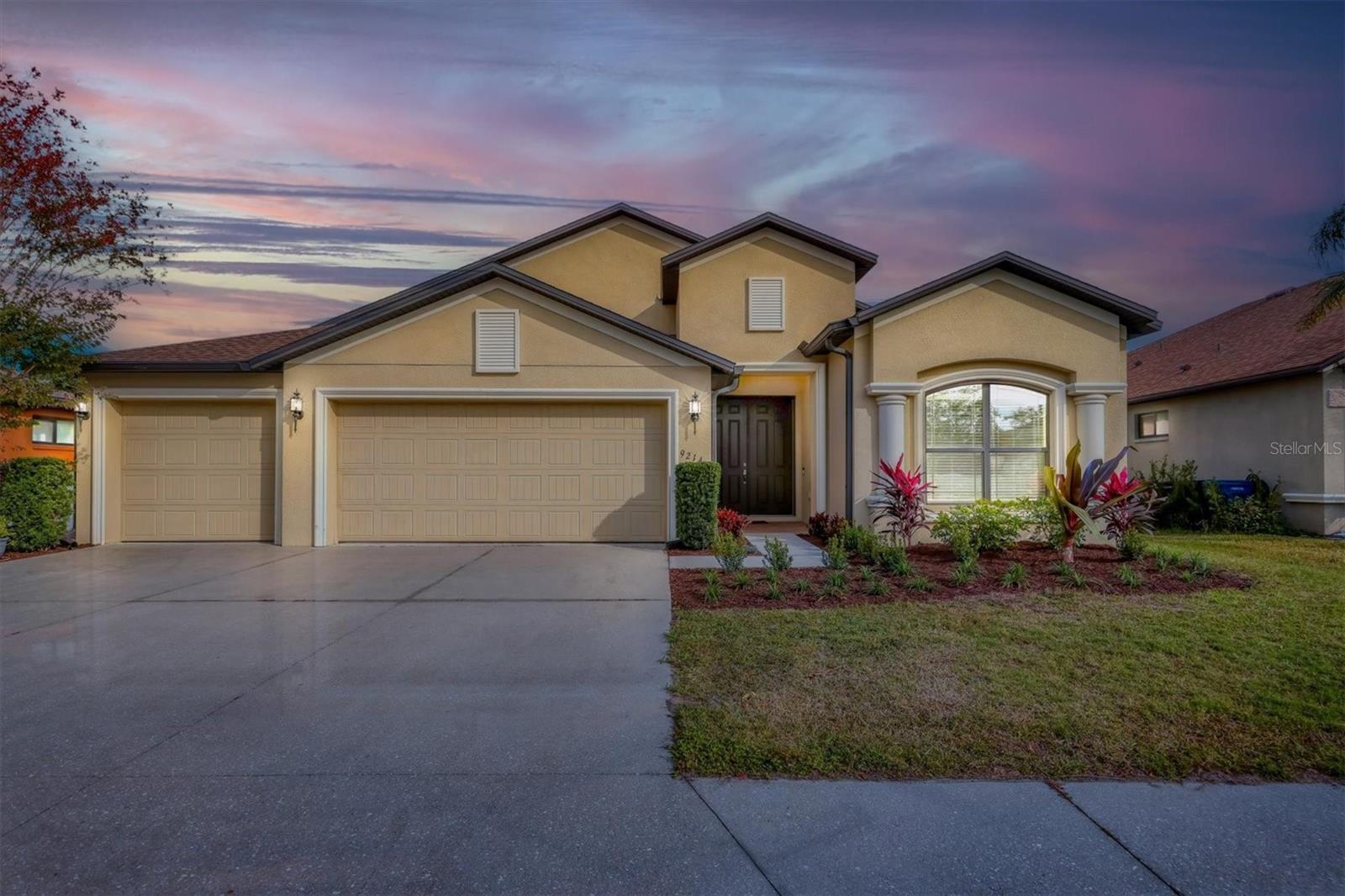 9214 Raes Creek Pl Property Photo 1