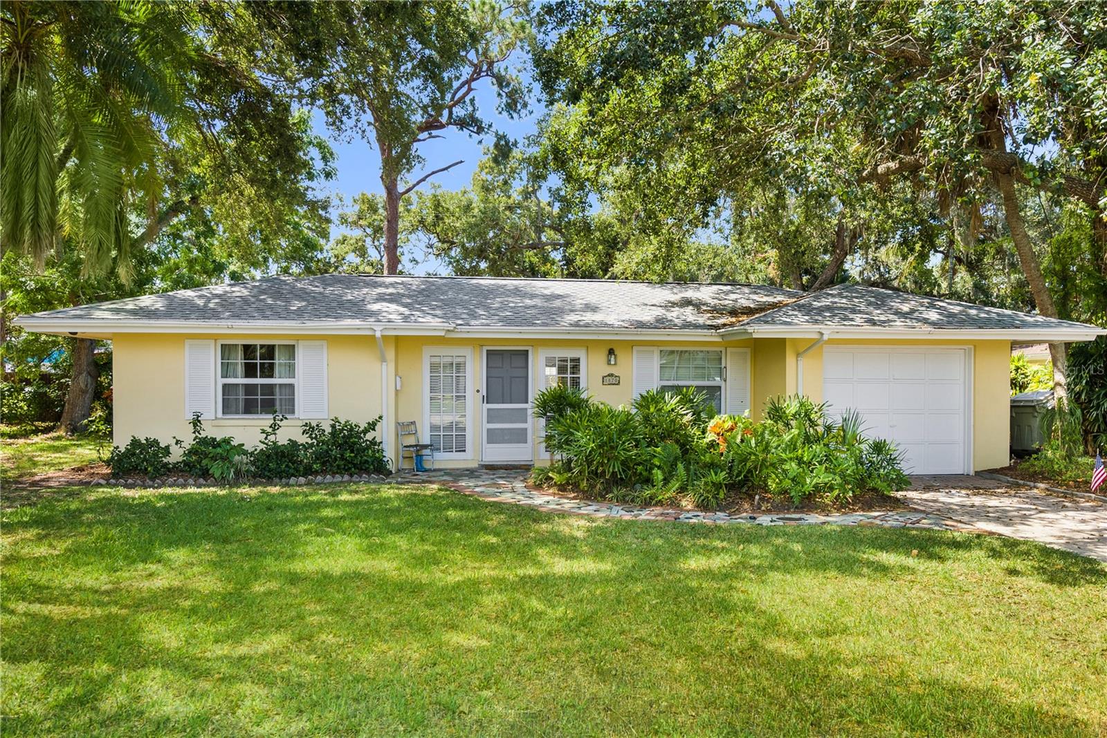 1870 Jasmine Dr Property Photo 4