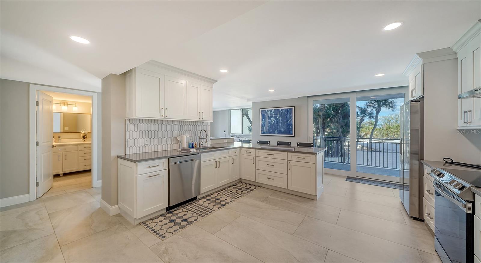 4822 Ocean Blvd #2f Property Photo 4