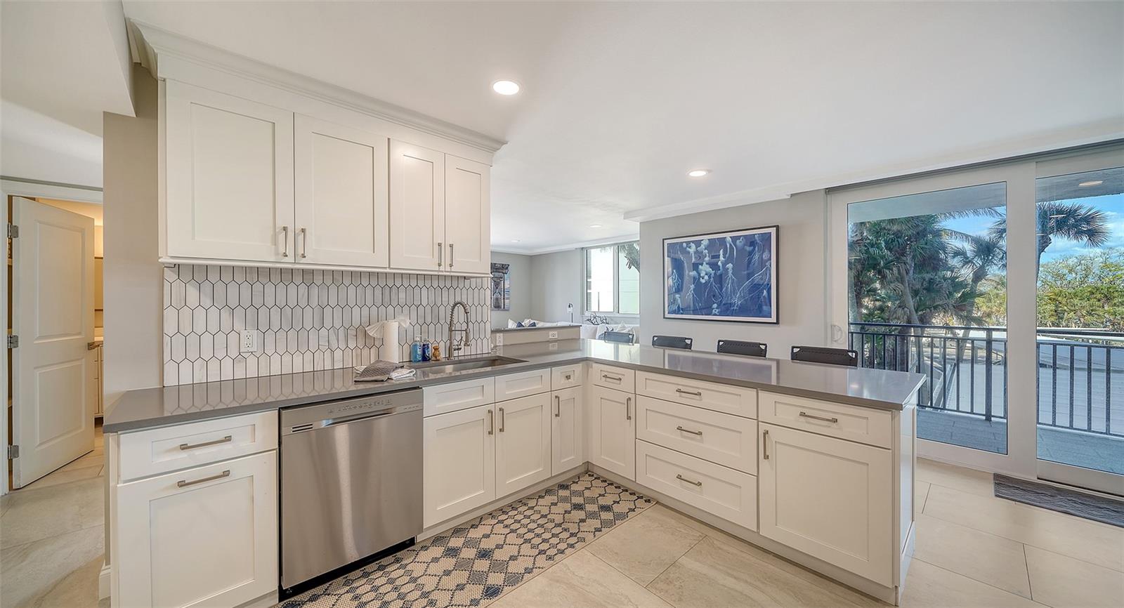 4822 Ocean Blvd #2f Property Photo 5
