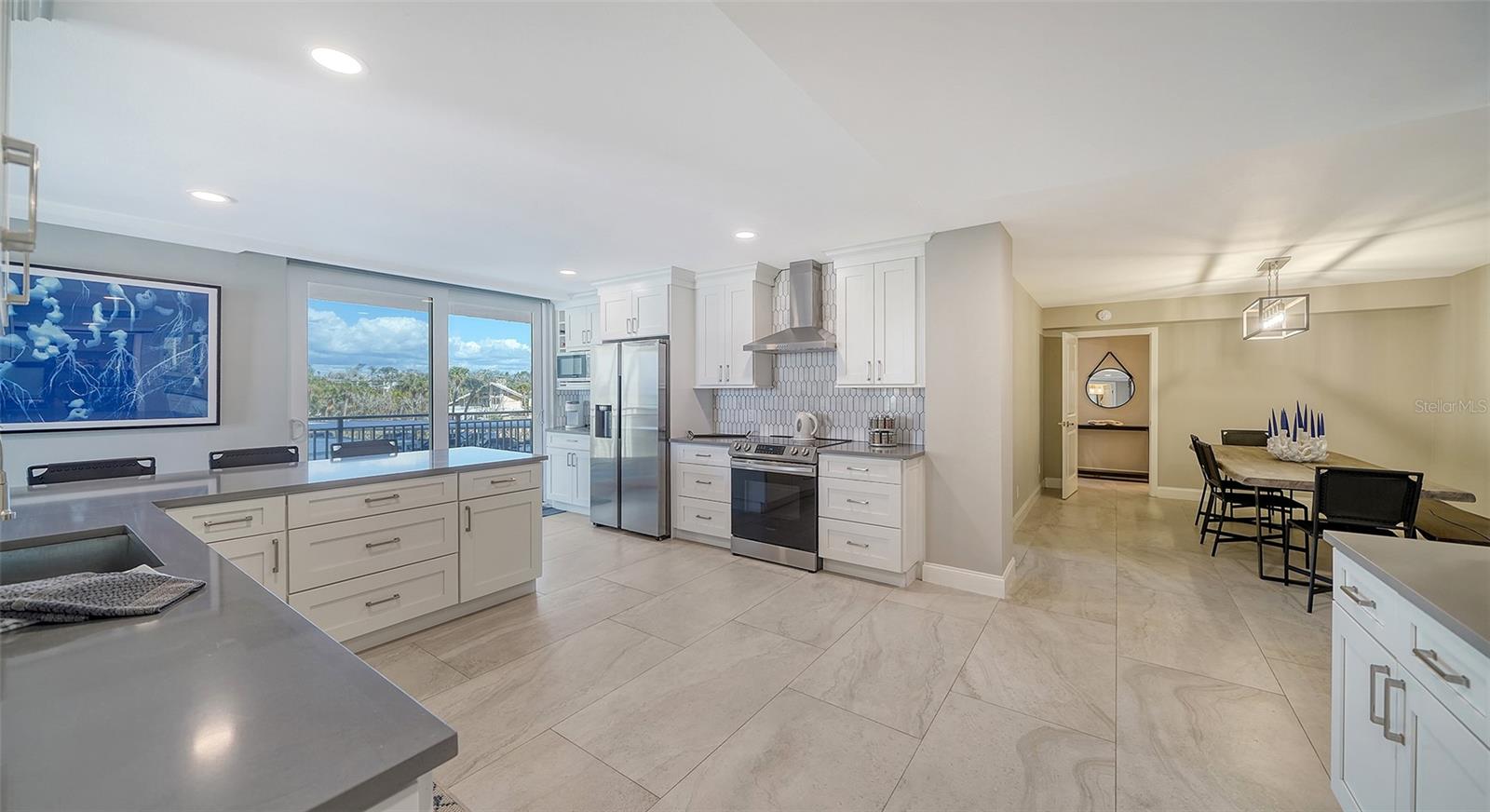 4822 Ocean Blvd #2f Property Photo 6