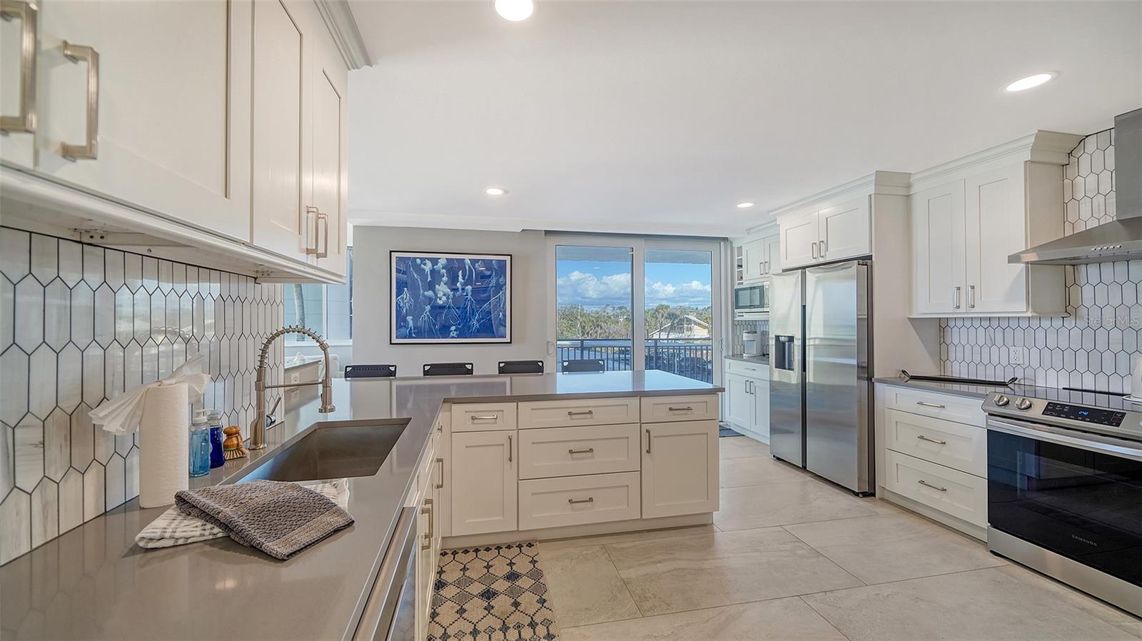 4822 Ocean Blvd #2f Property Photo 7