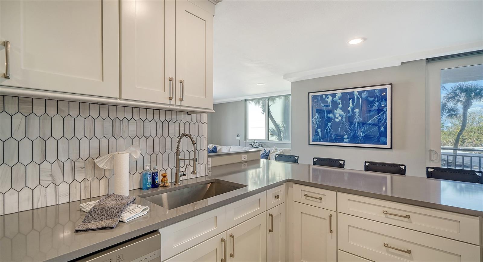 4822 Ocean Blvd #2f Property Photo 8