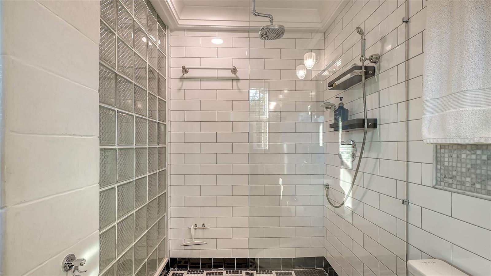 101 Base Ave E #101, 103 Property Photo 13