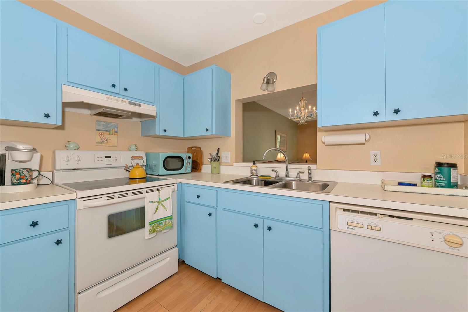 535 Spring Lakes Blvd Property Photo 4