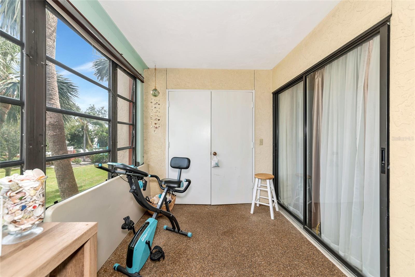 535 Spring Lakes Blvd Property Photo 16