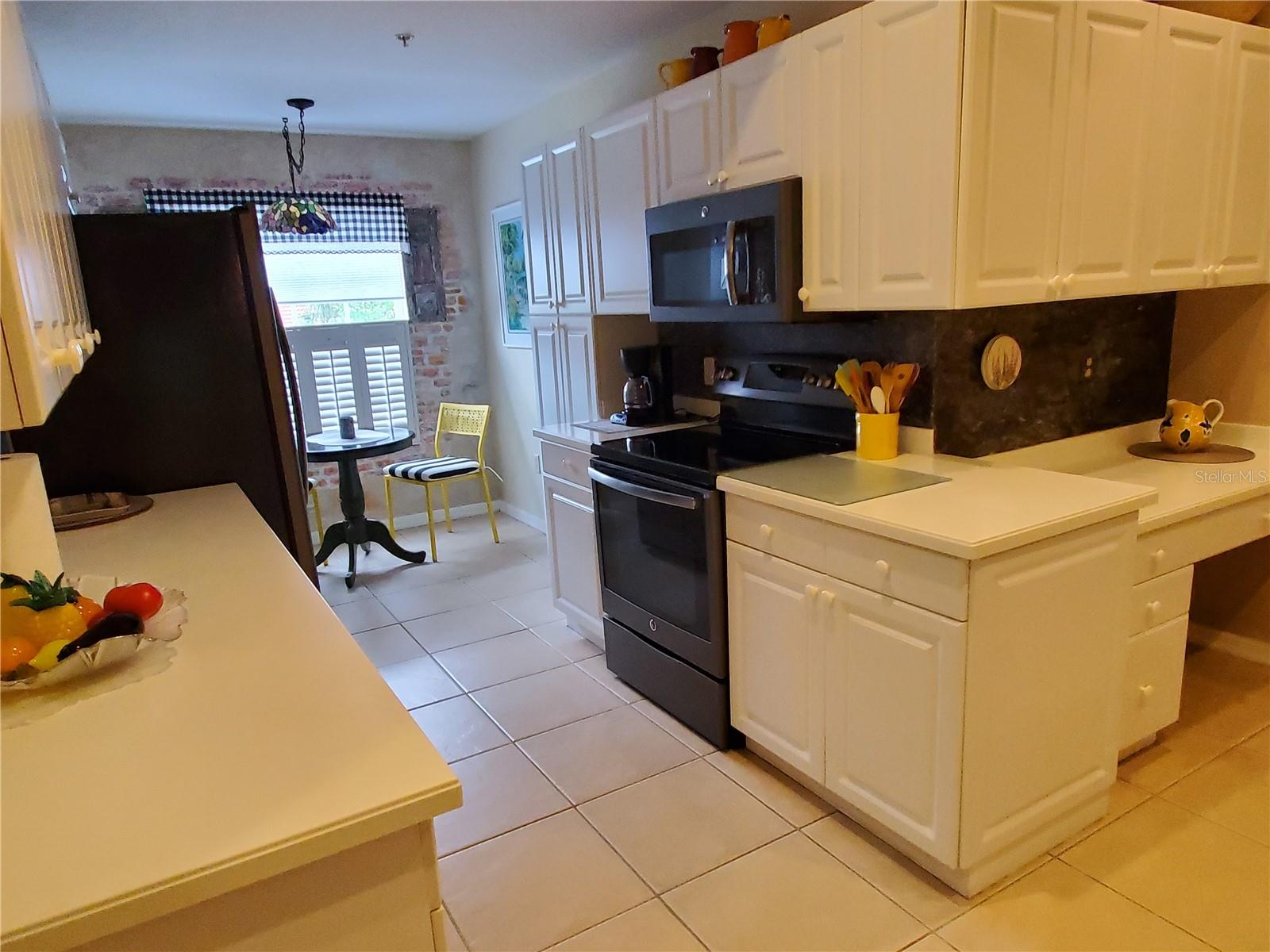 7138 Cedar Hollow Cir Property Photo 3