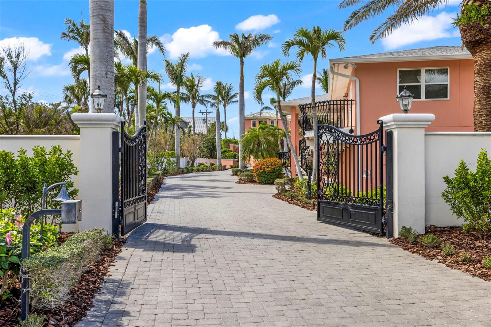 16486/488 Captiva Dr Property Photo 54
