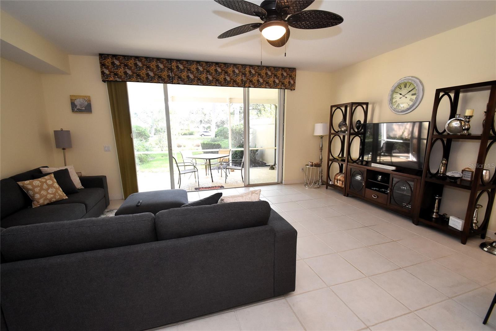 7624 Bergamo Ave #4b Property Photo 6