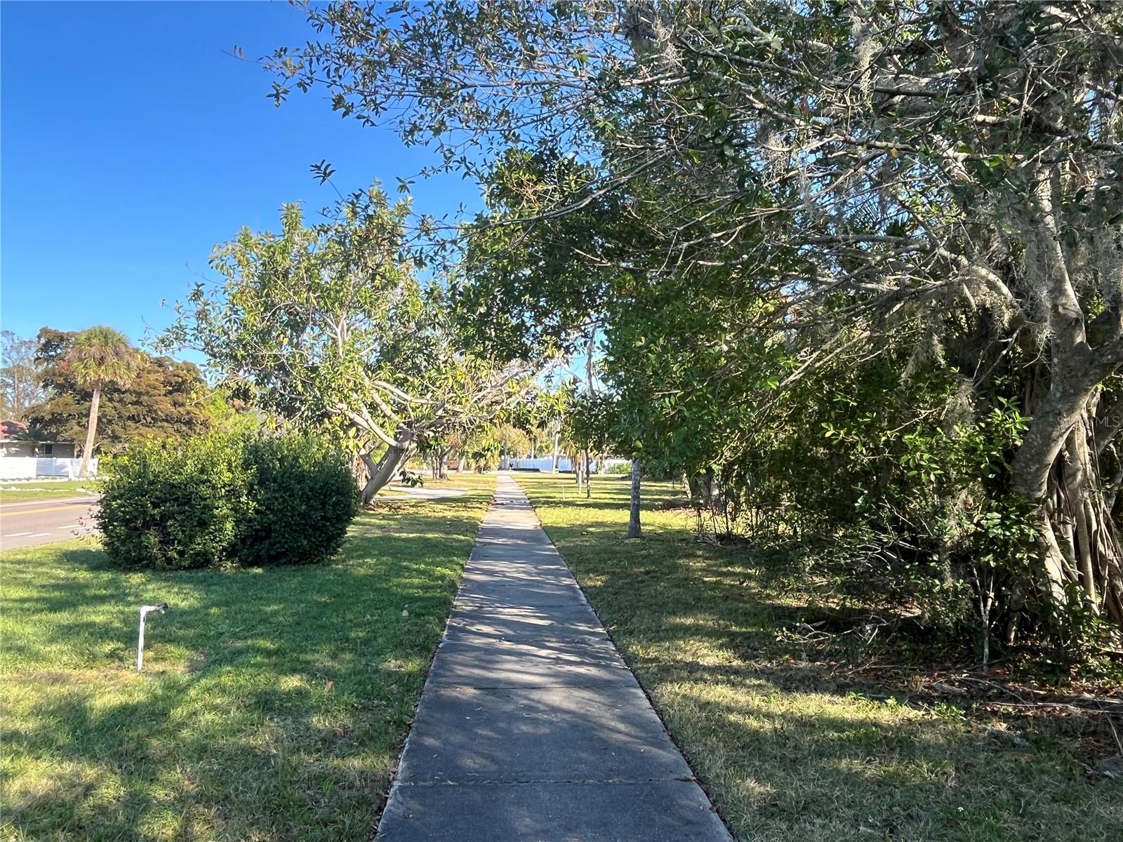 2450 Ringling Blvd Property Photo 4