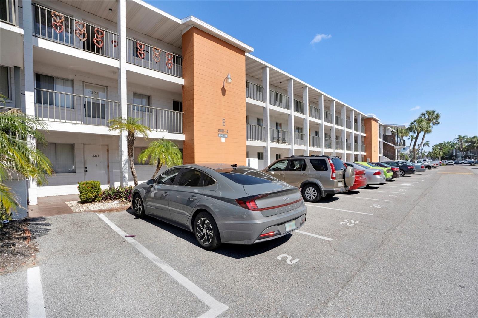 2211 SUNSET DR #E3 Property Photo 1
