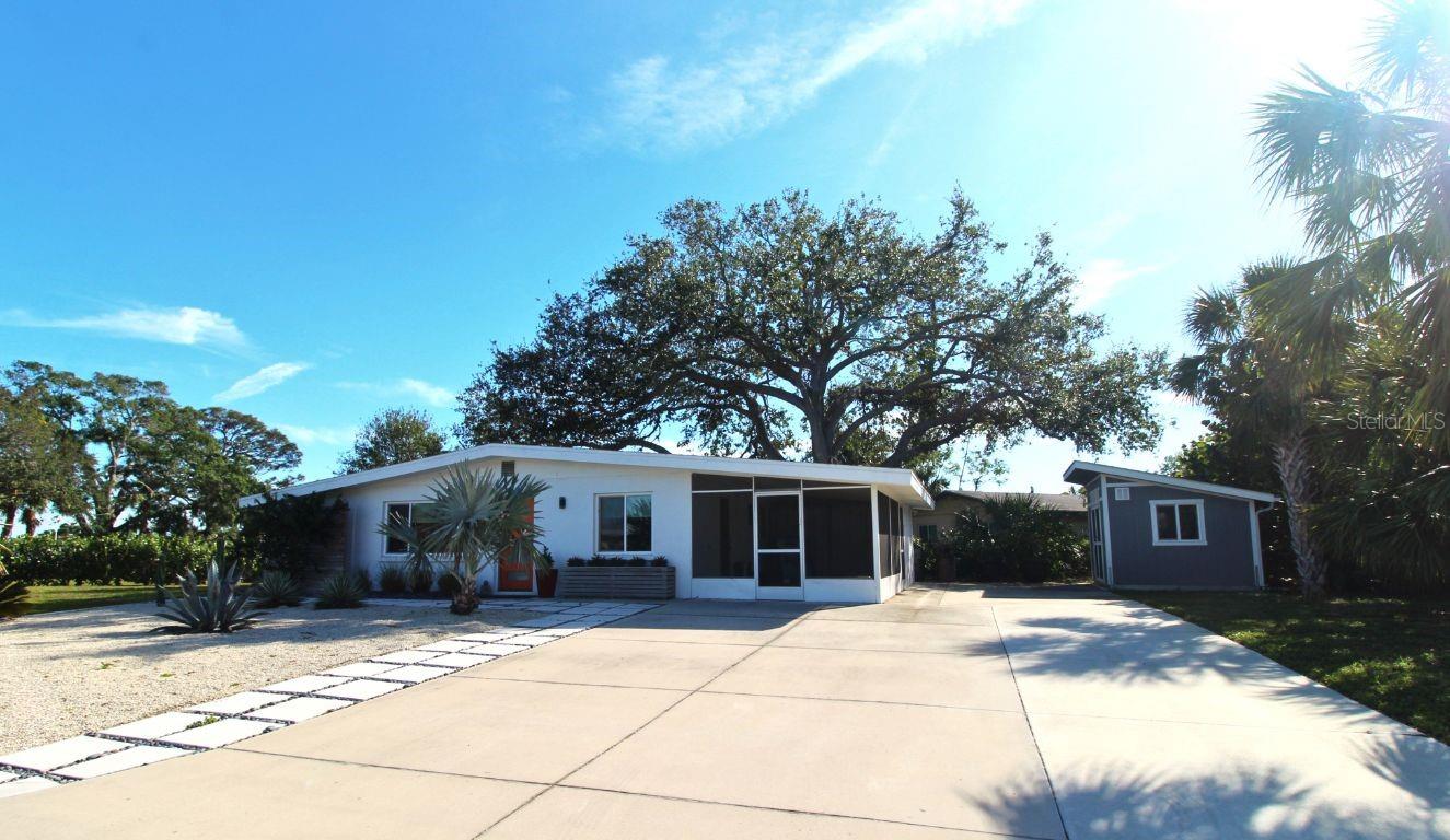 1830 Hazelwood St Property Photo