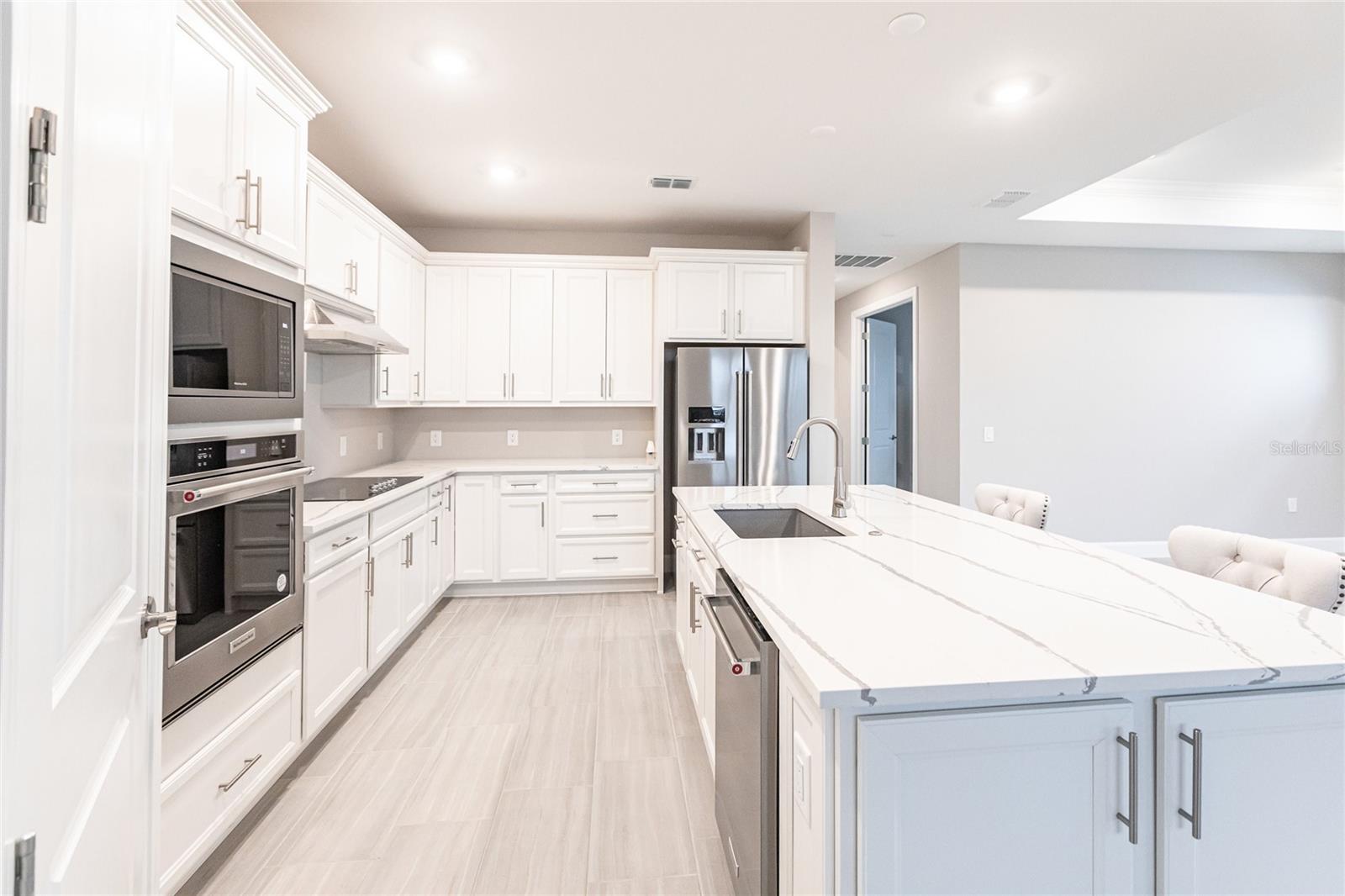 5658 Silverside Pine Ct Property Photo 7