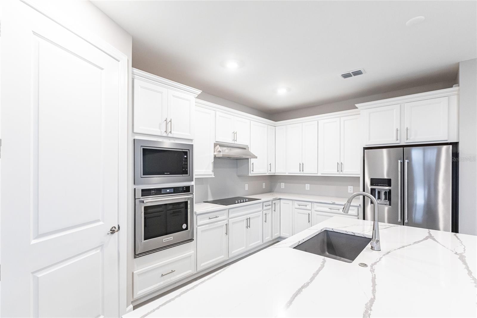 5658 Silverside Pine Ct Property Photo 8