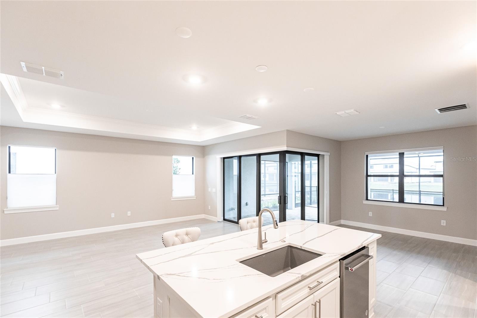 5658 Silverside Pine Ct Property Photo 9