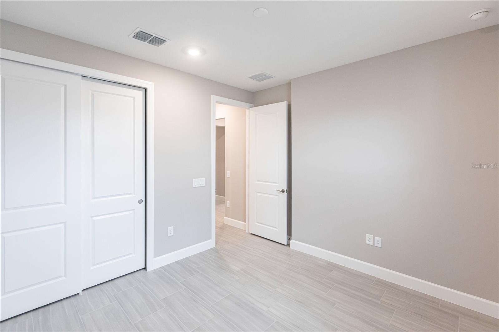 5658 Silverside Pine Ct Property Photo 27