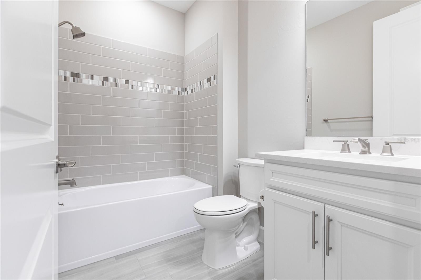 5658 Silverside Pine Ct Property Photo 28