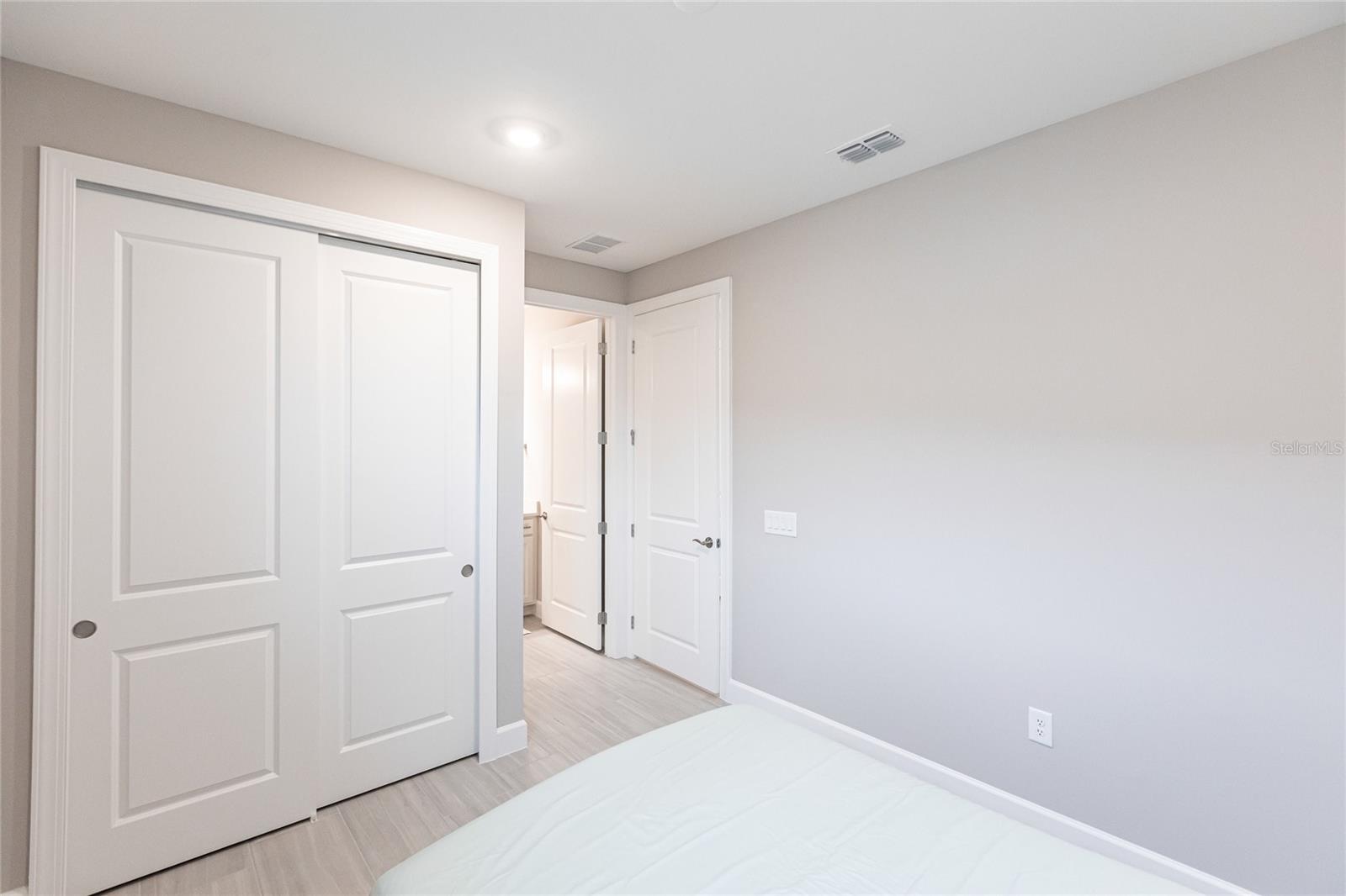 5658 Silverside Pine Ct Property Photo 31