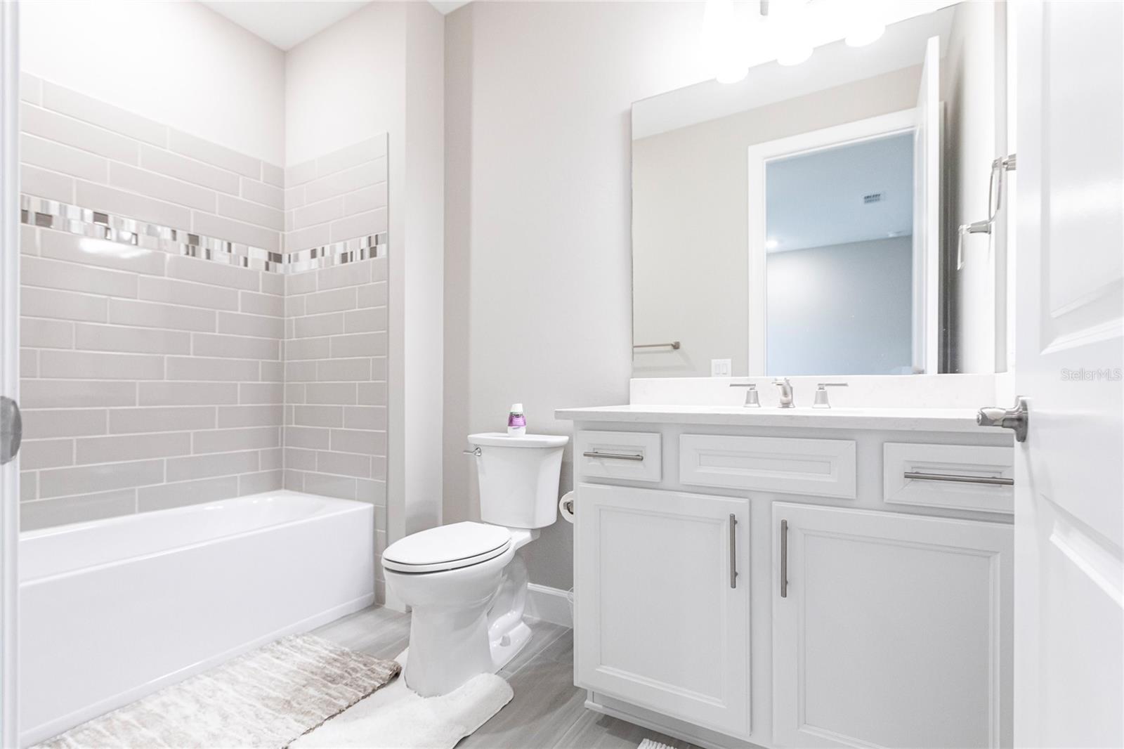 5658 Silverside Pine Ct Property Photo 32