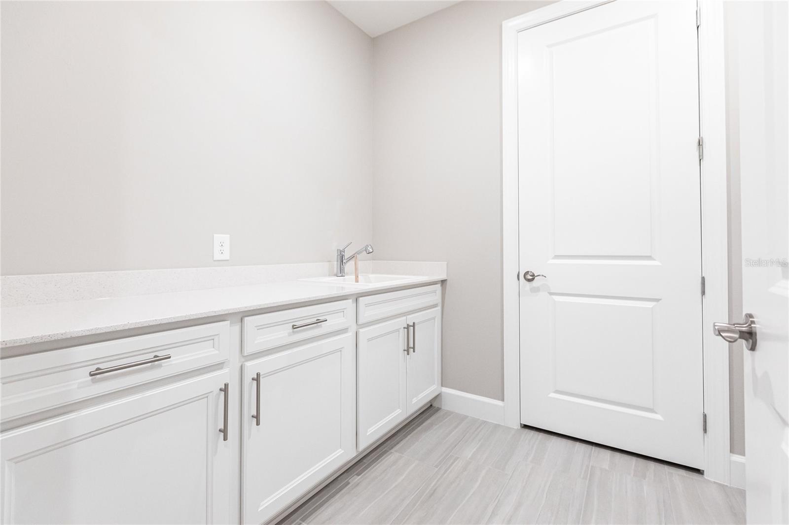 5658 Silverside Pine Ct Property Photo 34