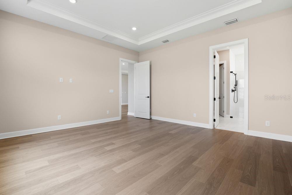 26902 Victoria Pl Property Photo 11