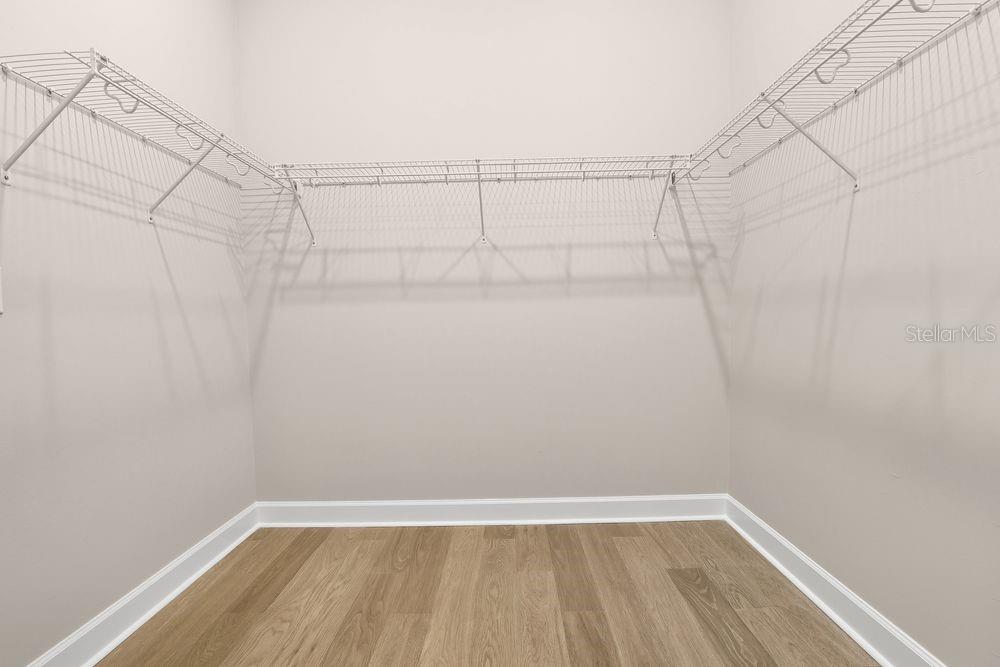 26902 Victoria Pl Property Photo 13