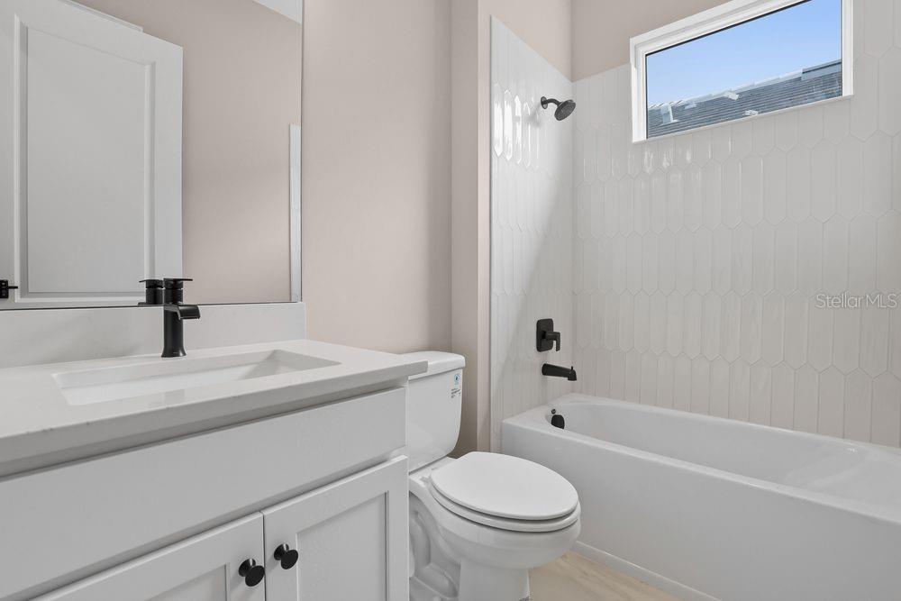 26902 Victoria Pl Property Photo 21