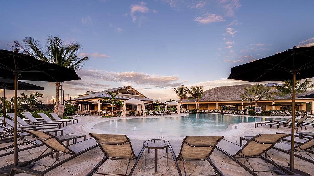 26902 Victoria Pl Property Photo 34