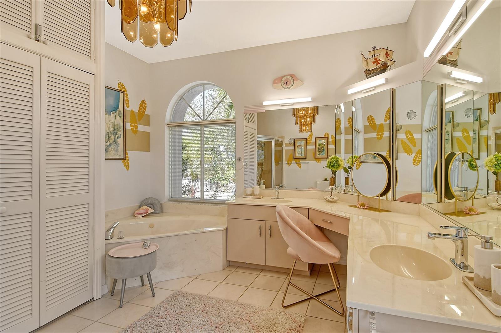 746 Plymouth St Property Photo 24