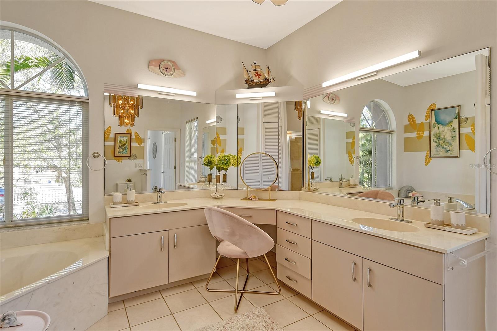 746 Plymouth St Property Photo 25