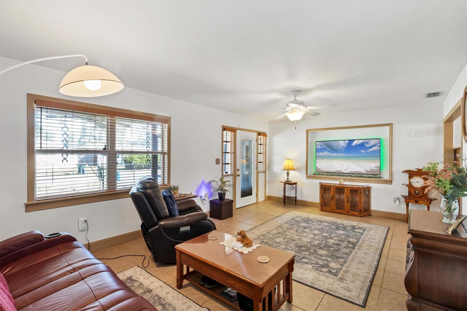 2202 21st St W Property Photo 7