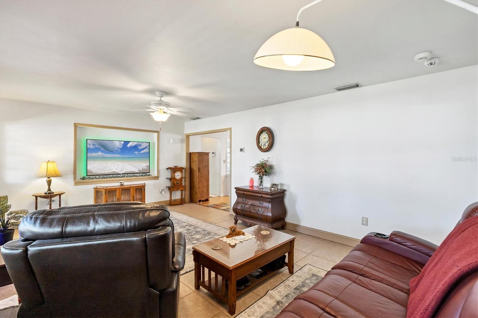 2202 21st St W Property Photo 8