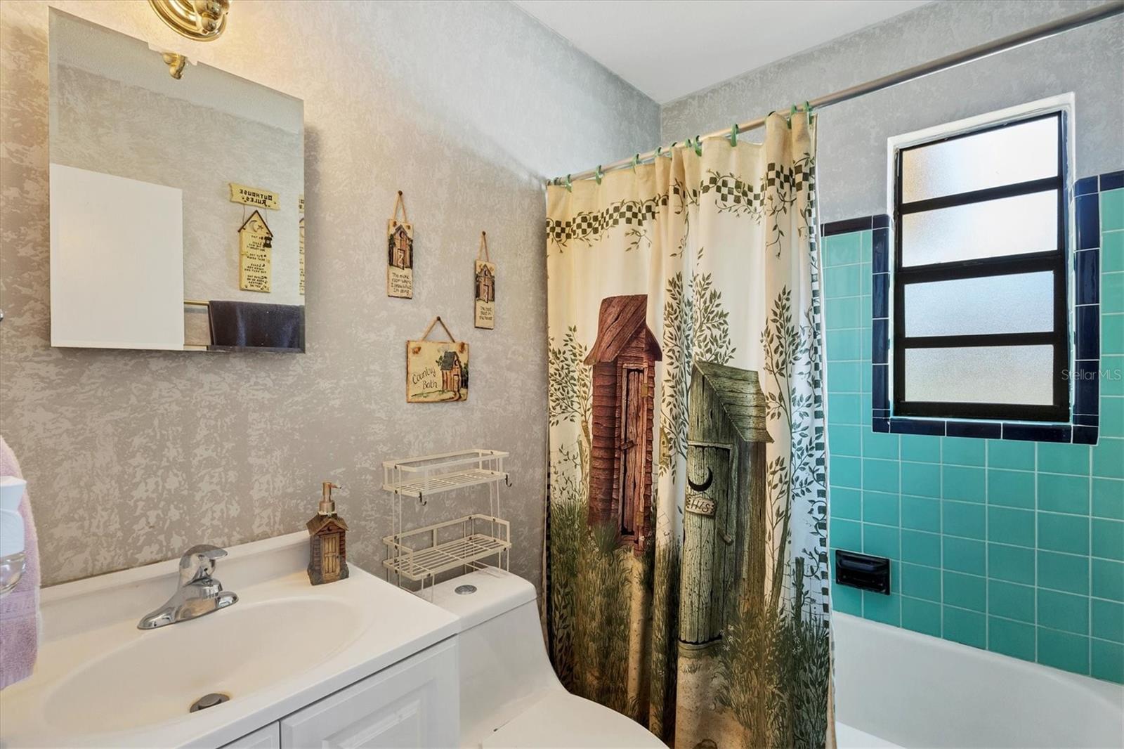 2202 21st St W Property Photo 24