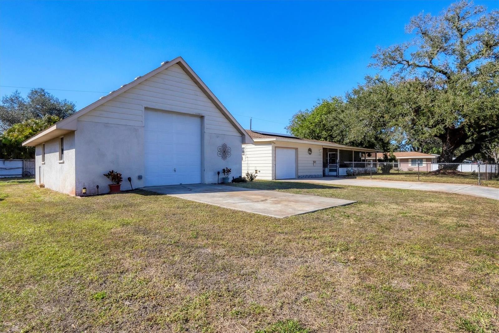 2202 21st St W Property Photo 25