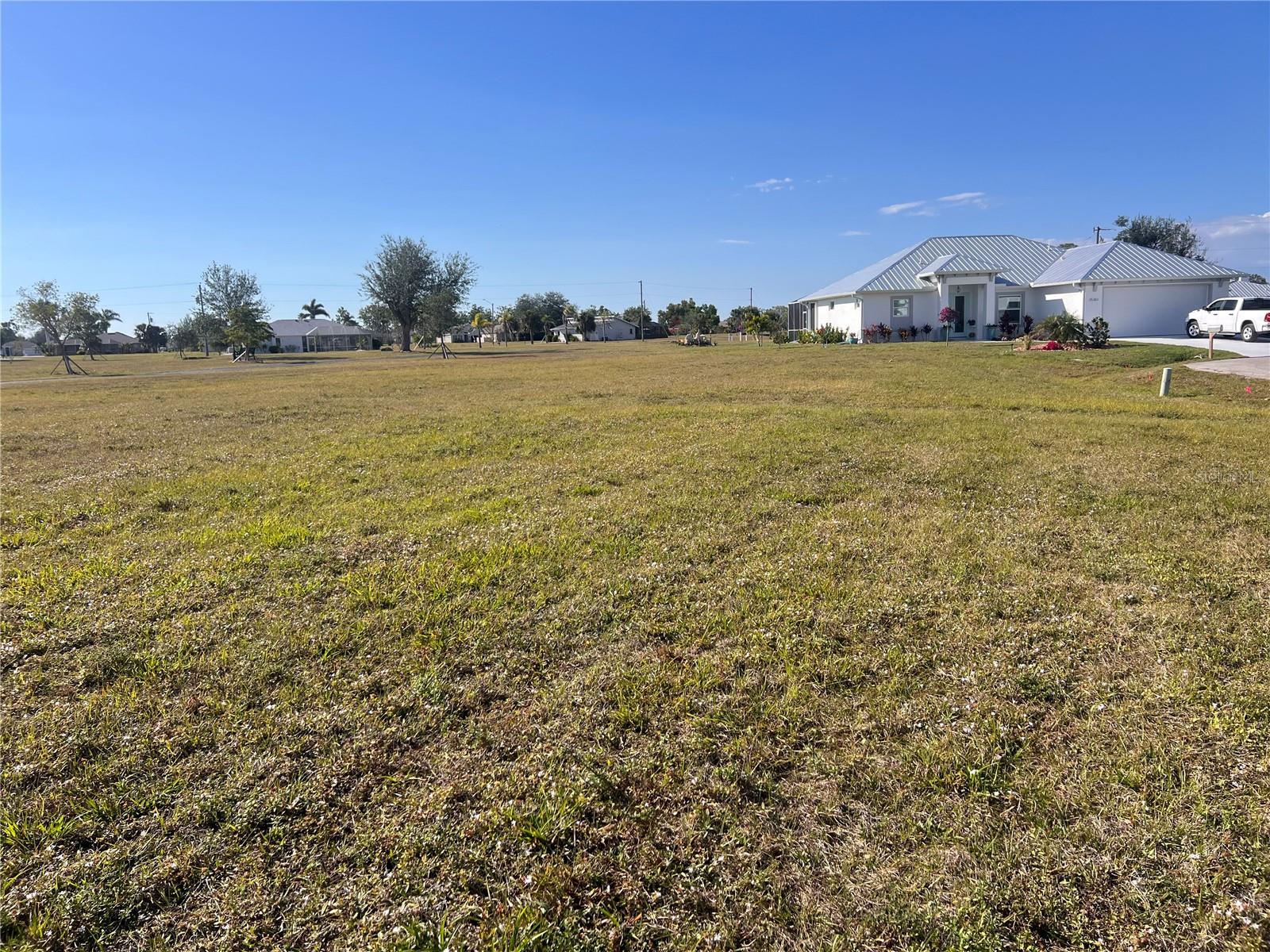 25325 Lychee Ct Property Photo 3