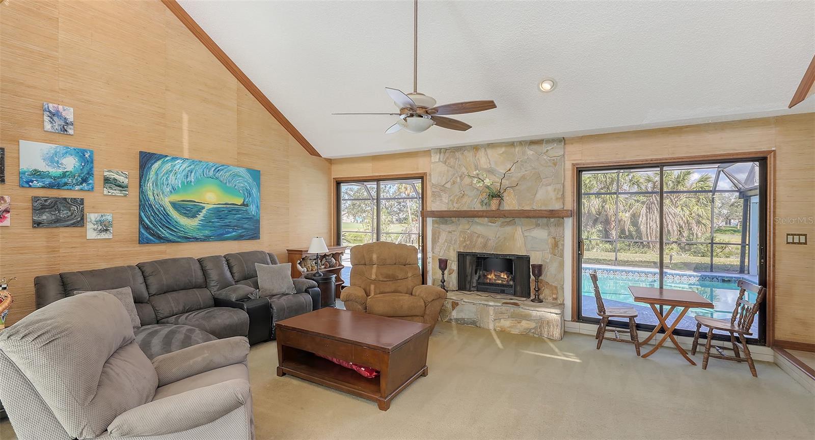 3837 Torrey Pines Blvd Property Photo 4