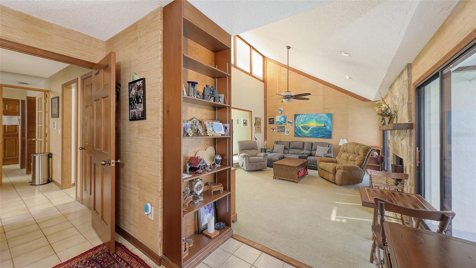 3837 Torrey Pines Blvd Property Photo 8
