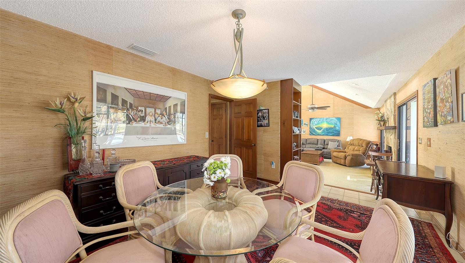 3837 Torrey Pines Blvd Property Photo 10